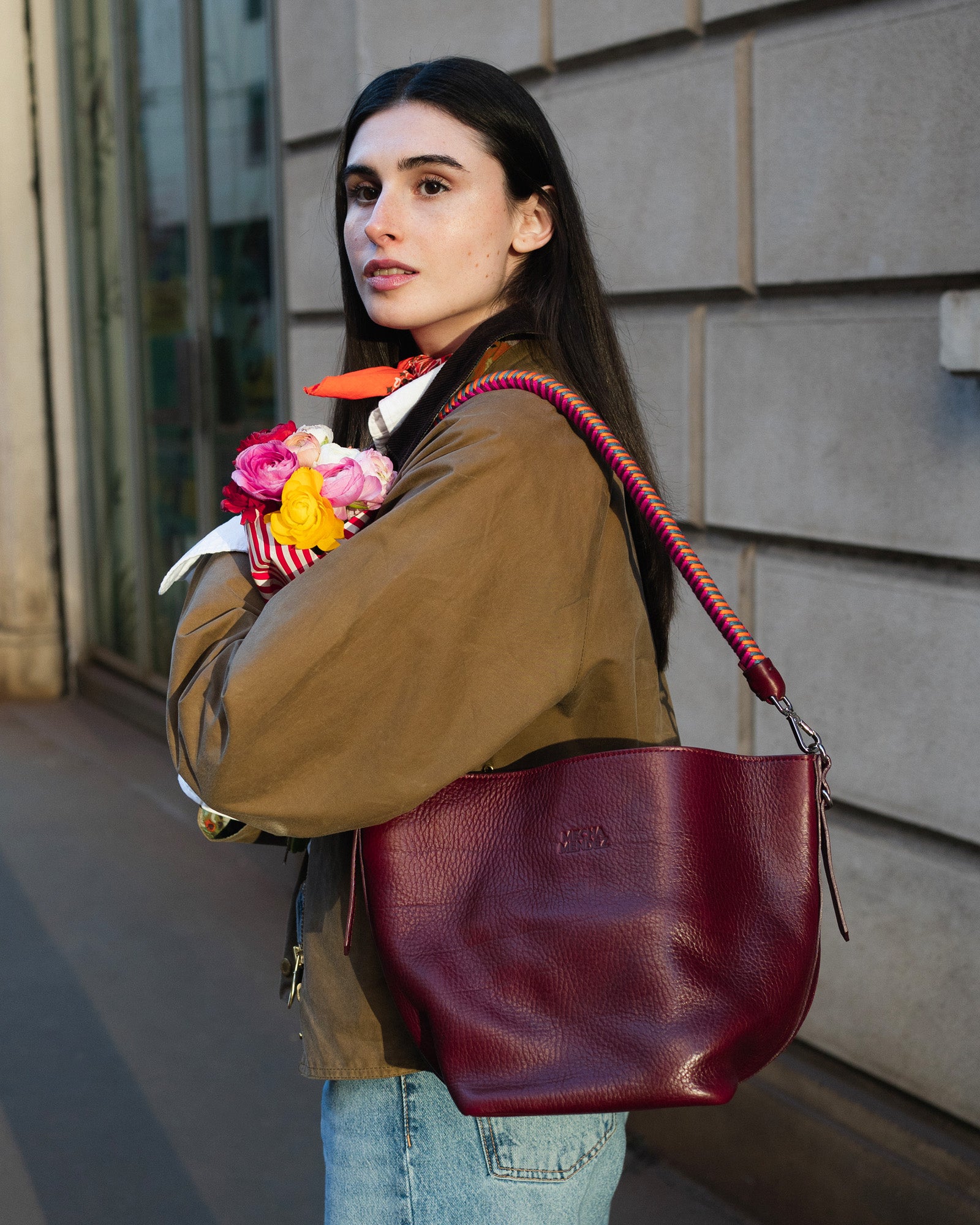 Bucket Clasica - Burgundy Hipnotica