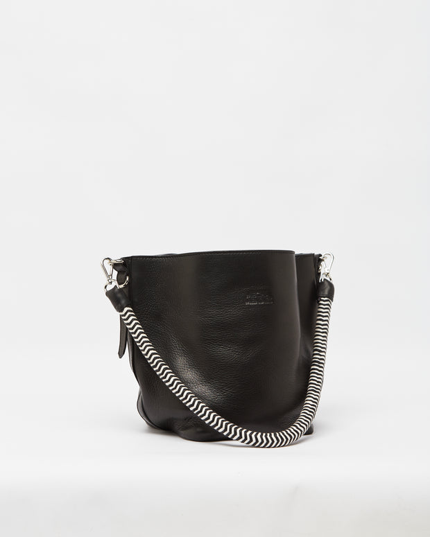 Bucket Clasica - Negro Bataraza
