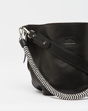 Bucket Clasica - Negro Bataraza