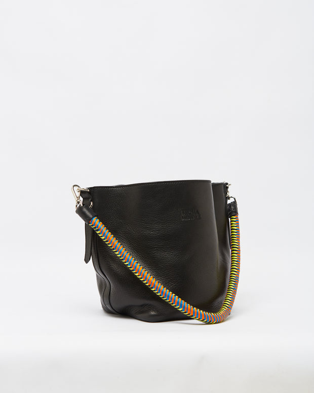 Bucket Clasica - Negro Amazonica