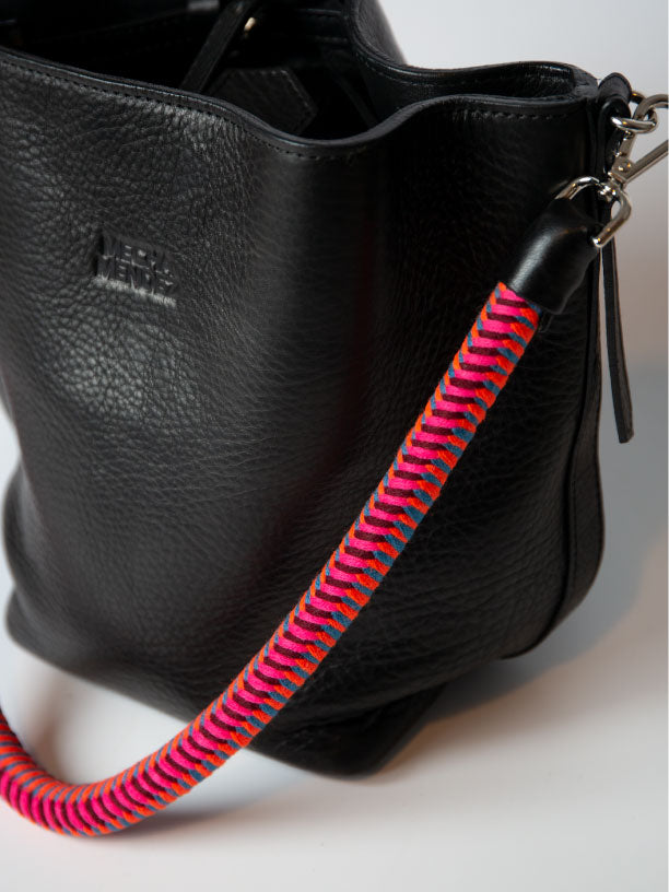 Bucket Clasica - Negro Hipnotica