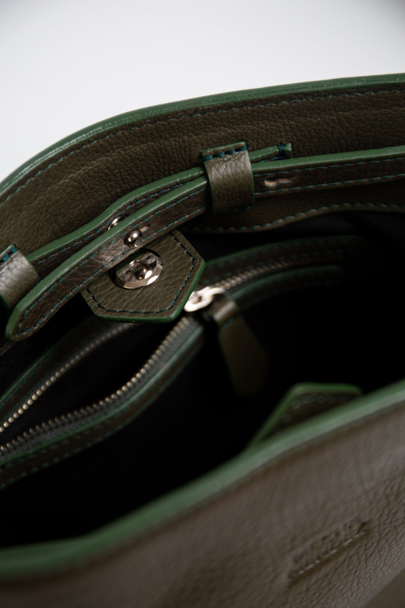 Bucket Clasica - Forest Hipnotica