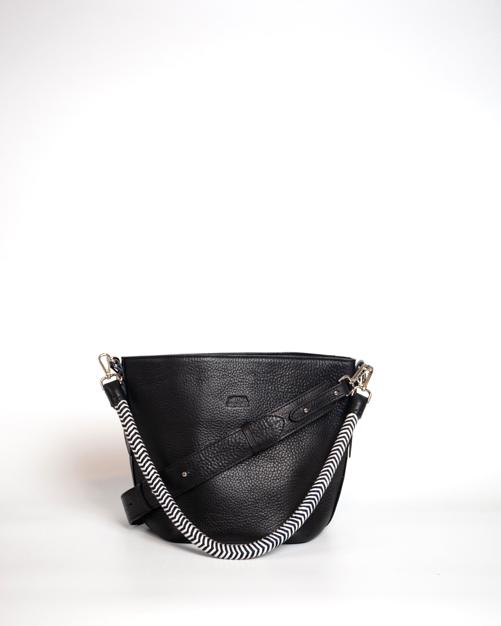 Bucket Clasica - Negro Bataraza