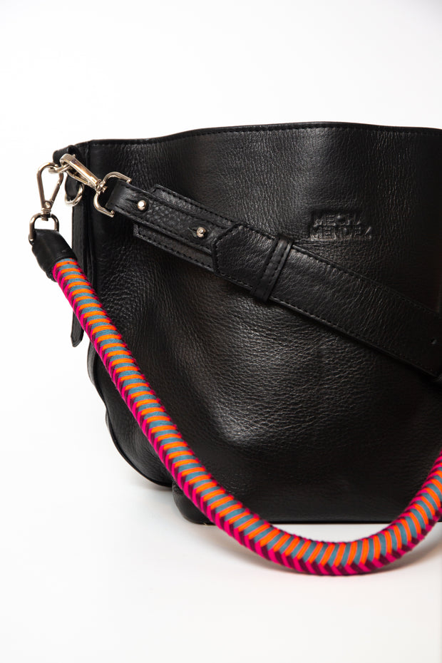 Bucket Clasica - Negro Hipnotica