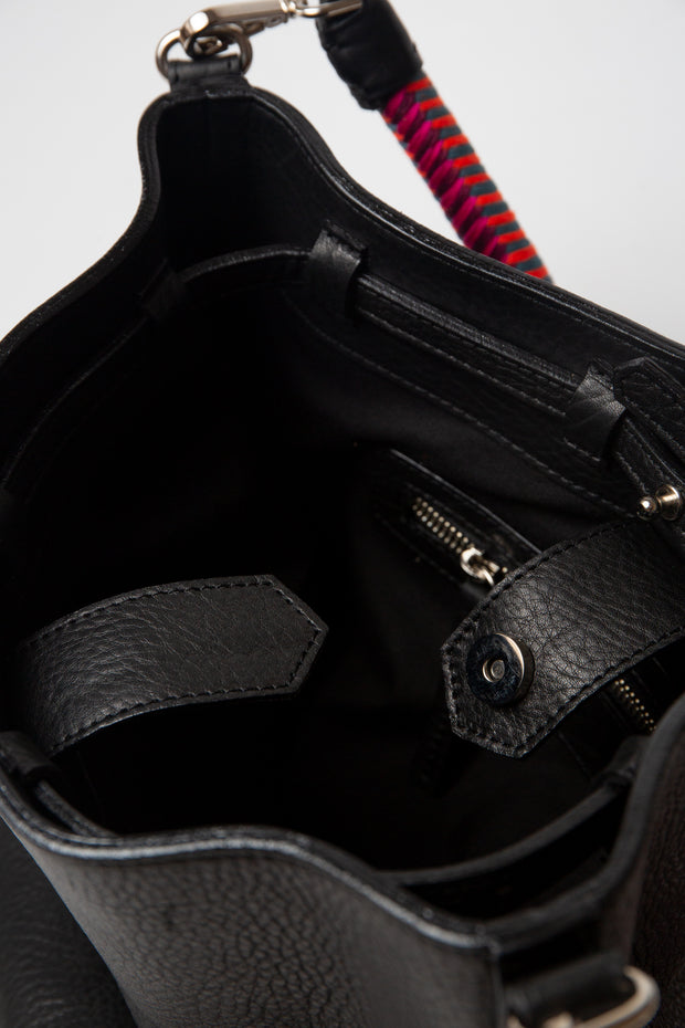 Bucket Clasica - Negro Hipnotica